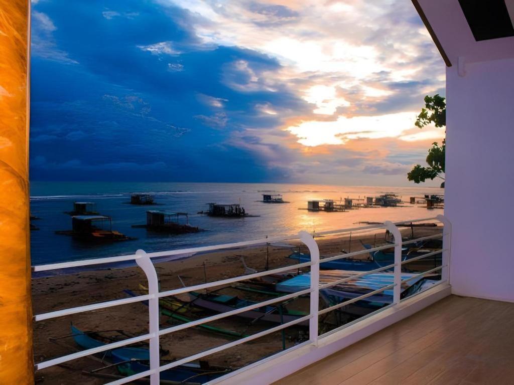Coral Beach Club Matabungkay Esterno foto